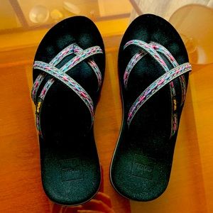 Strappy Teva Mush flip flops size 7